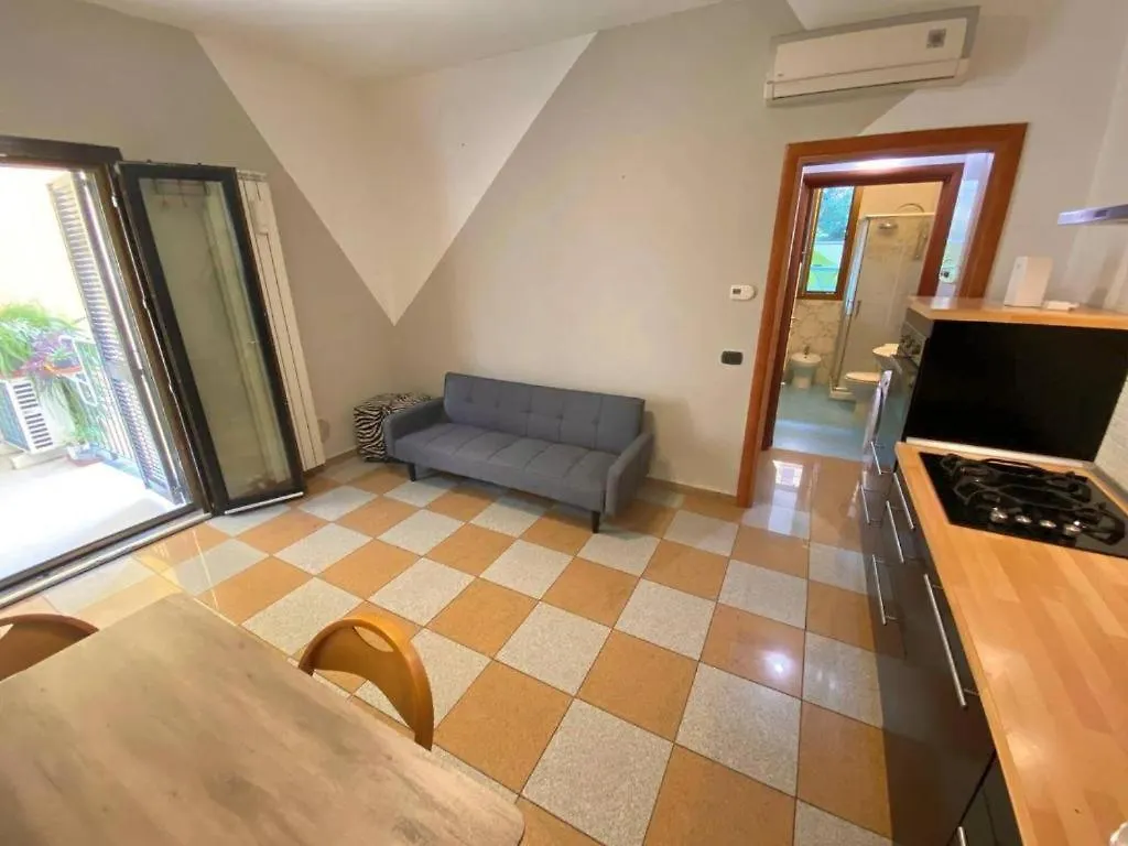 Conte Rosso House, Con Doppia Terrazza In Coorte Tranquilla A Due Passi Da Stazione E Metropolitana Lambrate Apartment Milan