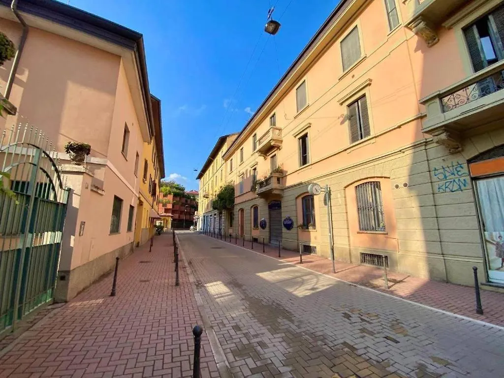 Conte Rosso House, Con Doppia Terrazza In Coorte Tranquilla A Due Passi Da Stazione E Metropolitana Lambrate Apartment Milan